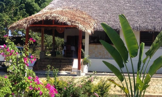 Ambondrona Cottage | Villa Riviera
