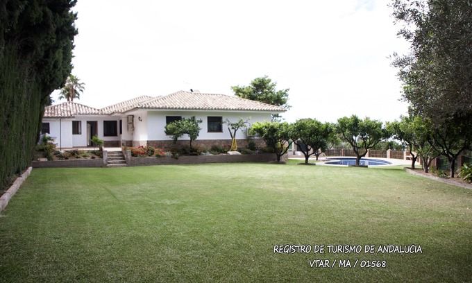 Mijas House | Villa Mi Rincon, garden, swimming pool and tennis court