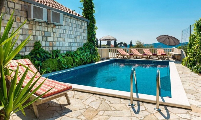 Trsteno Villa | Villa Mia -Three-Bedroom Villa with Swimming Pool