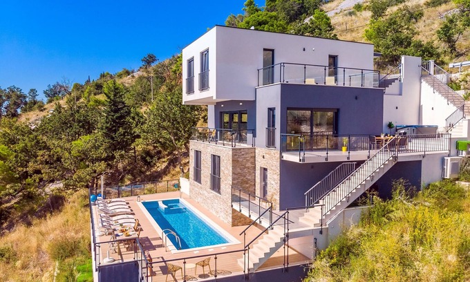 Lokva Rogoznica Villa | Villa Mia with private pool, Whirlpool, gym, sauna, sea views
