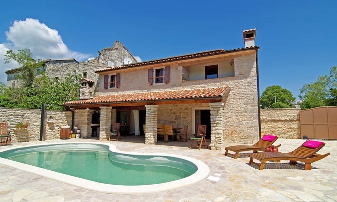 Sajini Villa | Villa Milica - certified Eco Home nThree-Bedroom villa with pool