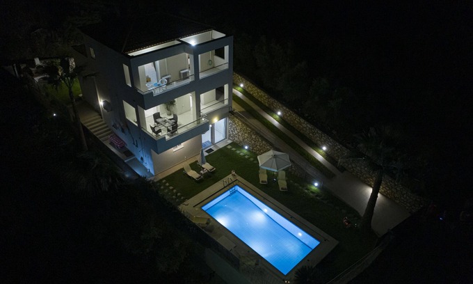 Plaka Villa | Villa Minos Plaka
