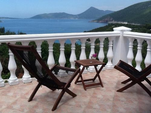 Lustica Villa | Villa Mirista
