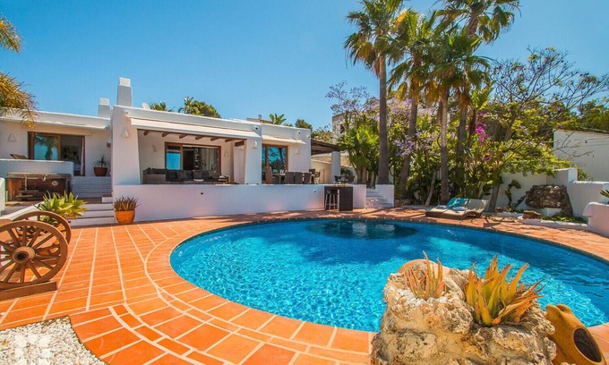 Paichi Villa | Villa MISTRAL by Abahana Villas