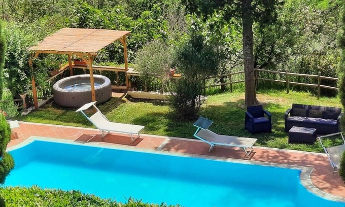 Il Poggio Villa | Villa Nicoletta - Large private villa with pool