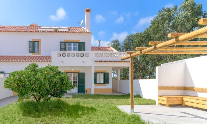 Vila Nova de Milfontes Villa | Villa 'Nelson E Esperanca' with Private Terrace, Private Garden and Wi-Fi