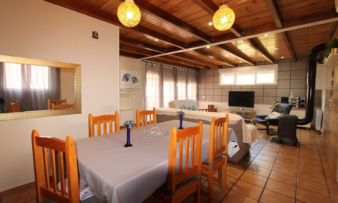 Aranjuez Ski Chalet | Villa near Aranjuez. TuCasaTemporal