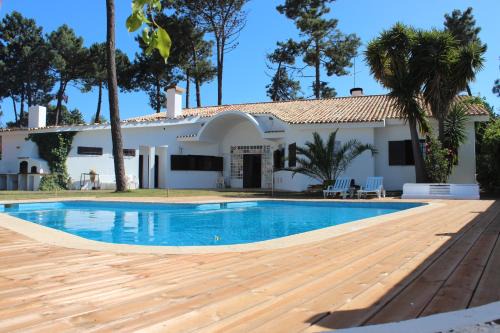 Verdizela Villa | Villa near Beach & Lisbon