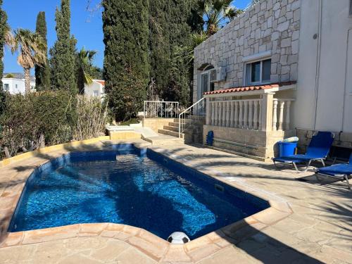 Pegeia Villa | Villa Neyla Four bedroom Coral Bay Beach front
