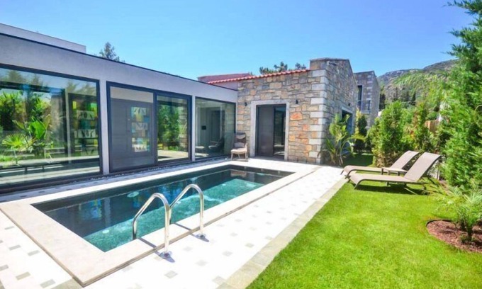 Torba Villa | Villa Nicolai - Four Bedroom Villa, Sleeps 8