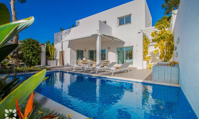 El Portet Villa | Villa NINJA by Abahana Villas
