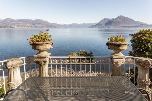 Stresa Apartment | Villa Niobe - Exclusive Lakefront Apartment With Private Beach