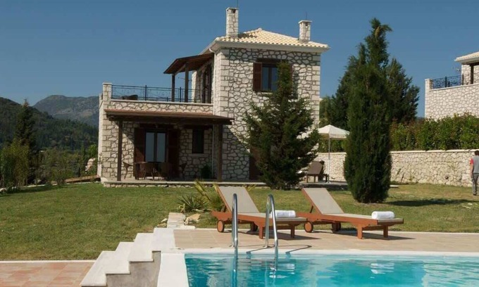 Spanokhorion House | Villa Nisa Stone Hideaway with Views