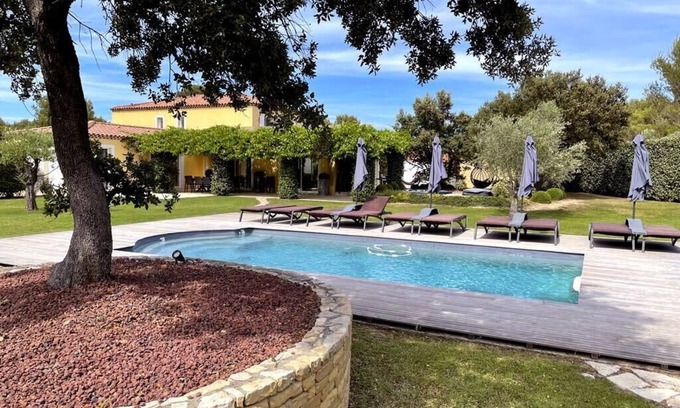 Lambesc Villa | “Villa Oasis: Luxury and Relaxation in Provence