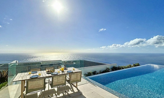 Prazeres House | Villa OceanAIR by Lovelystay