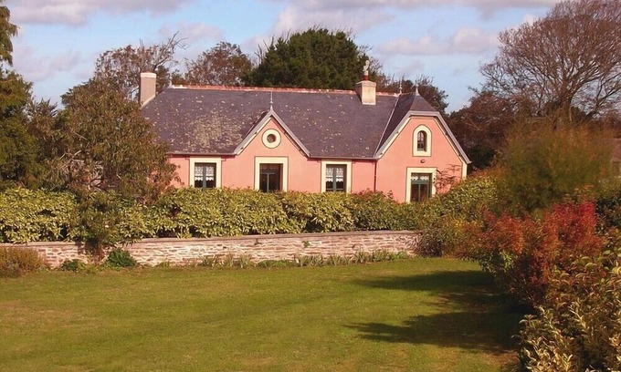 Treguennec Villa | Villa of character 3 * in 4mn of the Sea - Protected Natural Area -TREGUENNEC