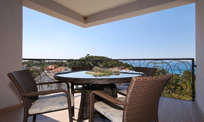 Drage Apartment | Villa Oleandra Apartments Drage - luxury apartment with an amazing sea view
