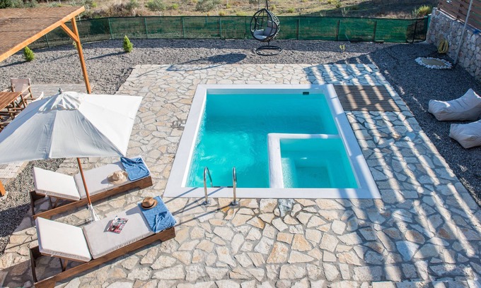 Spanokhorion Villa | Villa OMIKRON maisonette with pool 5km fromLefkada