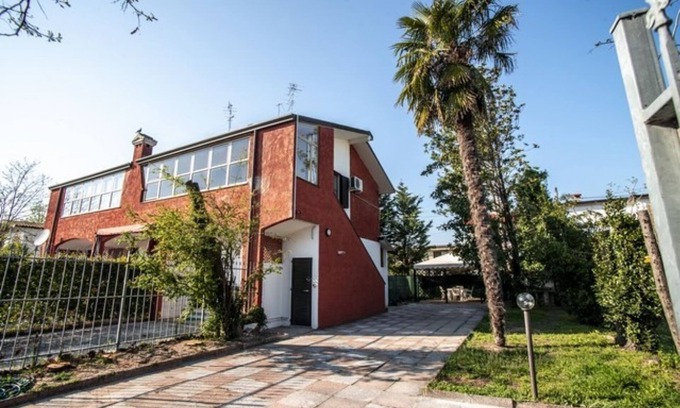 Lido di Pomposa Villa | Villa on 1st floor with large garden, air conditioning, bbq, 2 parking spaces