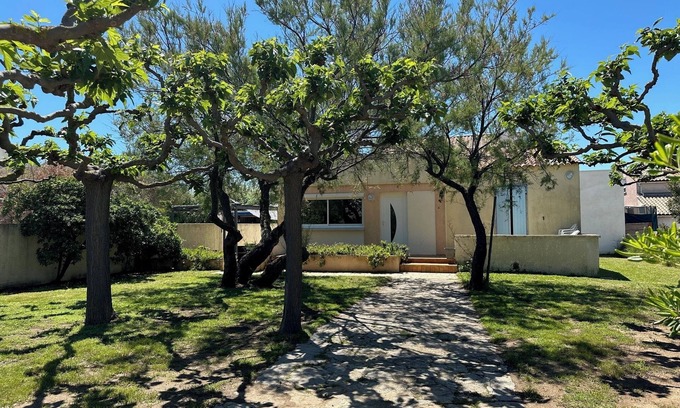 Frontignan House | Villa on 500m2 wooded plot, private subdivision, direct beach access