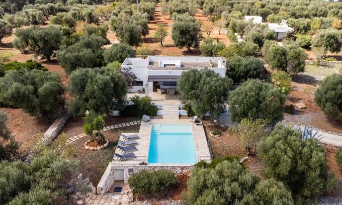 Carovigno Villa | Villa Opale con piscina by Wonderful Italy