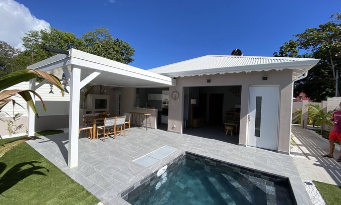 Grande-Terre Villa | Villa Pain de sucre 2 bedrooms swimming pool, 200m from la caravelle beach.