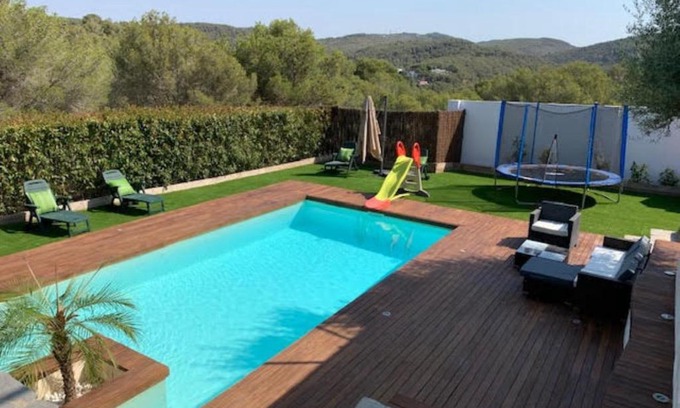 Vallpineda House | VILLA PARADISE SILVIA