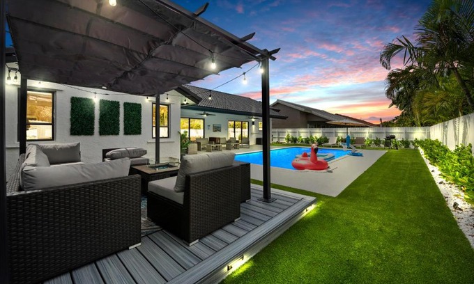 Richmond West Villa | Villa Paradise Miami, Luxury Gem with Heated Pool, Game Room, Fire Pit, 3 Bed 2 Bath
