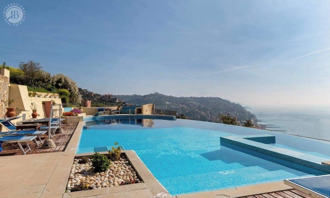 Ospedaletti Villa | Villa Paradise-Sleeps 20-Pool-Sea Views-pets
