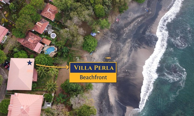 Playa Ocotal Apartment | Villa Perla ~ Beachfront getaway for two at Los Almendros de Ocotal.