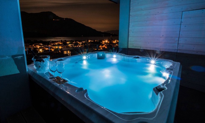 Domaso Apartment | Villa Perla del Lago : Penthouse apartment, lake view, garden, hot tub