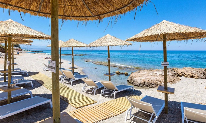 Pigianos Kampos Villa | Villa Persi, Exclusive Villa With Private Beach Facilities
