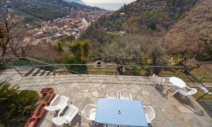 Recco Apartment | Villa Pia with pool Recco and Cinque Terre
