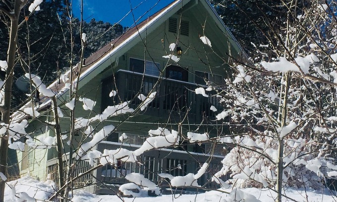 Pine Mountain Club House | Villa Pine Mountain- country cottage get away (green) Central AC