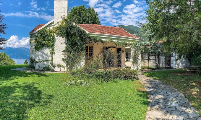 Lierna Villa | Villa "Pitti" close to Lake Como with Pool, Garden & Terrace