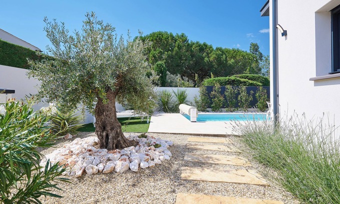 Boujan-sur-Libron Villa | VILLA PLEIN SUD SWIMMING POOL, air conditioning, garage, NEAR BEACHES