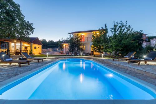 Klis Villa | Villa Podrugovi Dvori with pool
