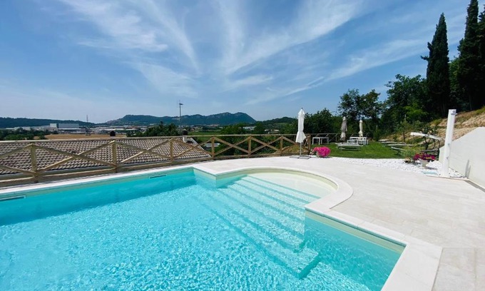 Rivoli Veronese Apartment | Villa Poggio Ulivo Pool-Apartments