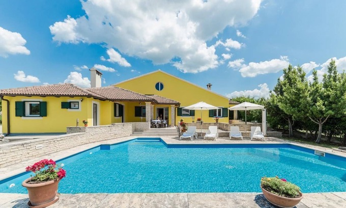 Lovinac House | Villa Polly-for 10 people,with private pool