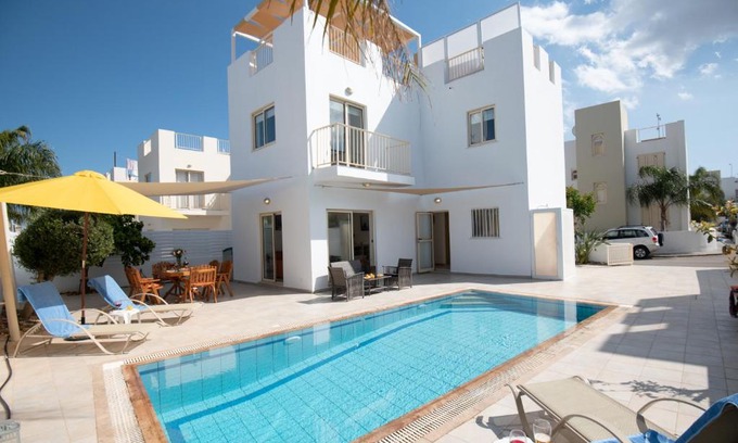 Pernera Villa | Villa Pomelo