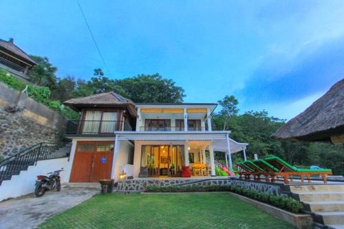 Temukus Villa | Villa Rinisha Rumah Senja Temukus Lovina