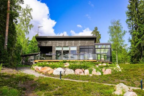 Klaukkala House | Villa Ritva - Modern - Lakefront - Hot Tub