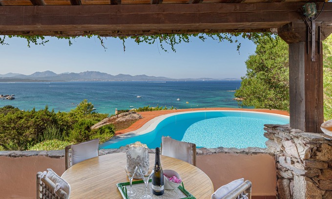 Li Cuncheddi Villa | Villa Romantica, Li Cuncheddi, Capo Ceraso, Olbia