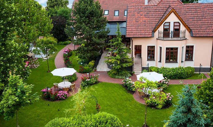 Dunajska Streda House | Villa Rosa Restaurant & Pension