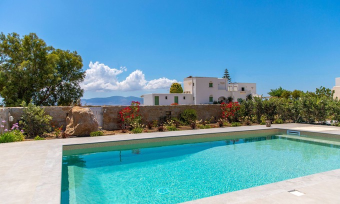 Plaka House | Villa Rosa with Private Swimming Pool - Salinus Villas