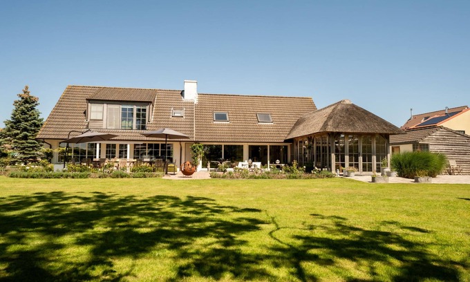 De Haan House | Villa Rosetree with sauna and pool table by Interhome