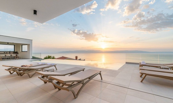 Ravni Villa | Villa rOvni with a stunning sea view and heated pool