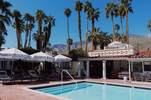 Tahquitz River Estates Hotel | Villa Royale