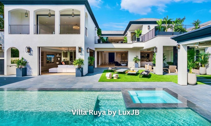 The Flats Villa | Villa Ruya by LuxJB 🏆 Beverly Hills Flats Mega Mansion 🏆 Cinema 🏆 Gym 🏆 Sauna
