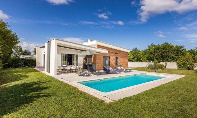 Prkacini Villa | Villa Sama - Beautiful modern built villa with pool in Central Istria